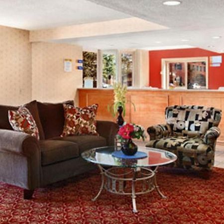 Days Inn By Wyndham Paintsville Интериор снимка