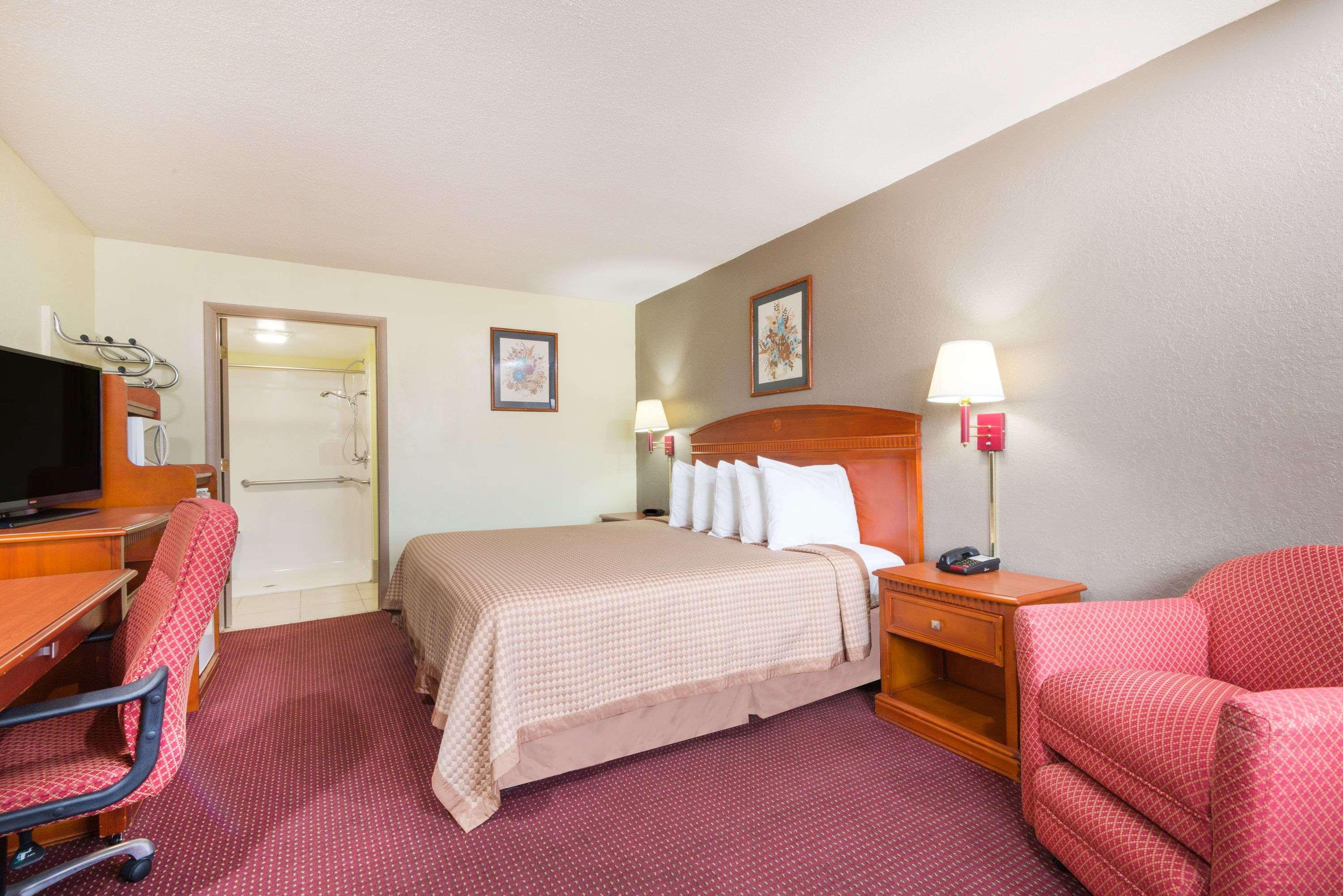Days Inn By Wyndham Paintsville Екстериор снимка