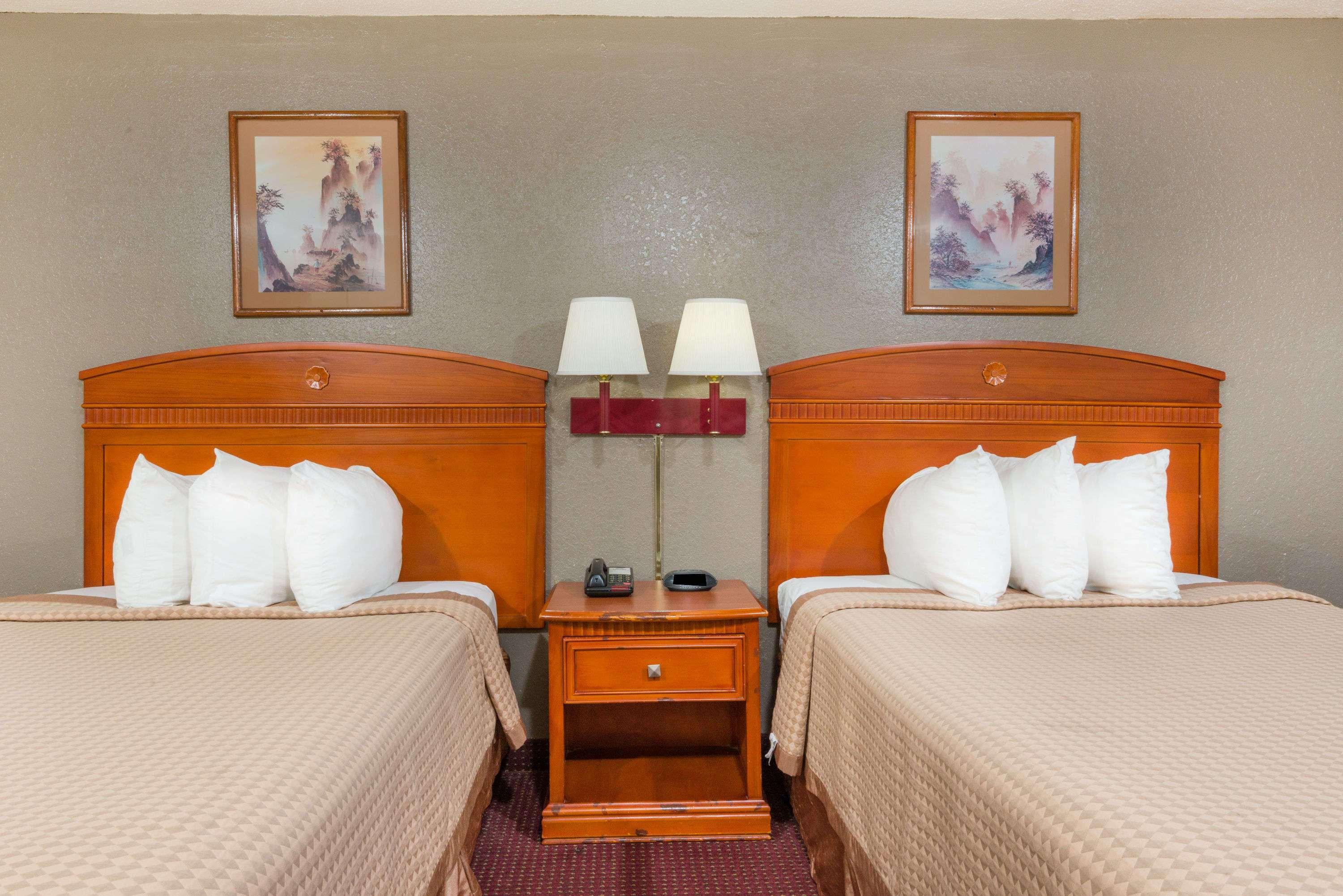 Days Inn By Wyndham Paintsville Екстериор снимка