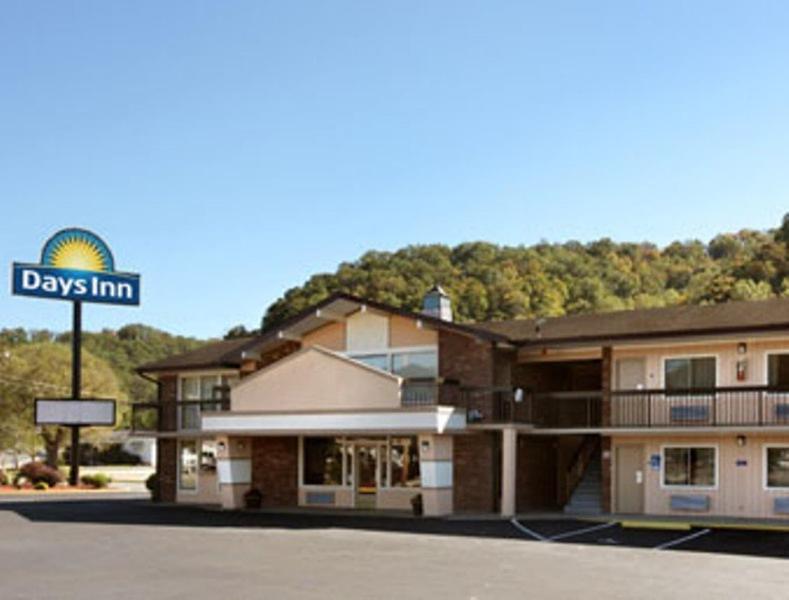 Days Inn By Wyndham Paintsville Екстериор снимка