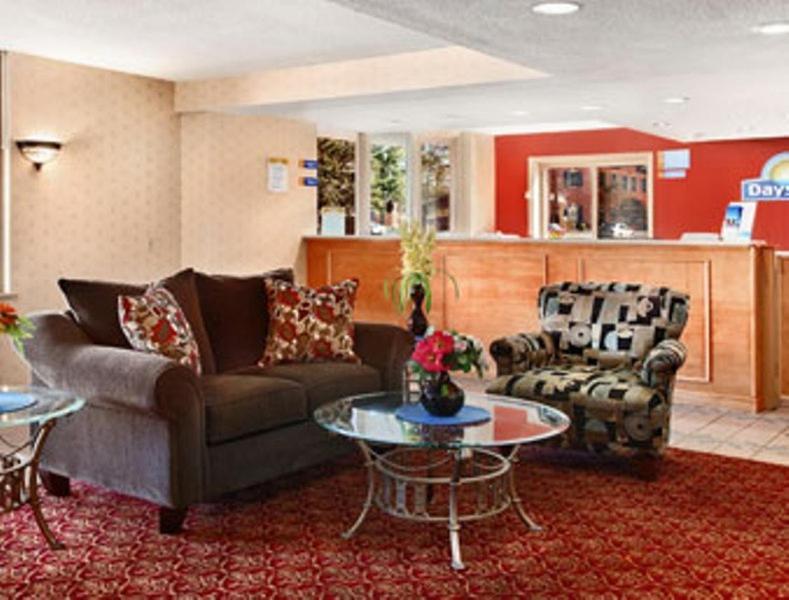 Days Inn By Wyndham Paintsville Интериор снимка