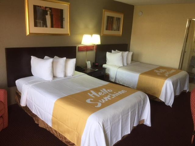 Days Inn By Wyndham Paintsville Екстериор снимка