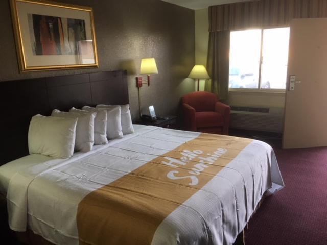 Days Inn By Wyndham Paintsville Екстериор снимка
