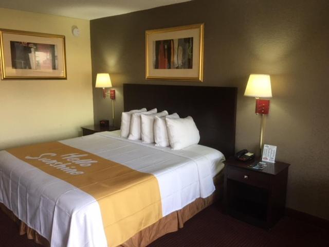 Days Inn By Wyndham Paintsville Екстериор снимка